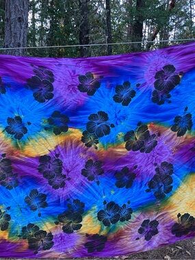 Fringed sarong tie dye hibiscus Hawaiian style rayon colorful beachy pareo